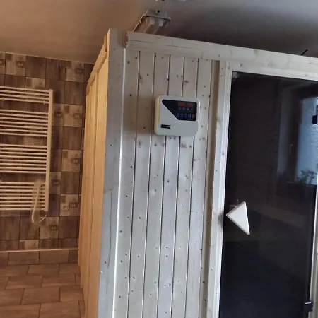 بيت للعطل Prazdninovy Dum S Finskou Saunou A Bazenem