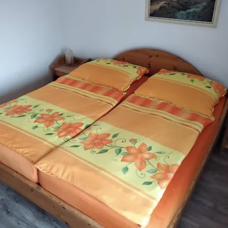 Prazdninovy Dum S Finskou Saunou A Bazenem بيت للعطل *