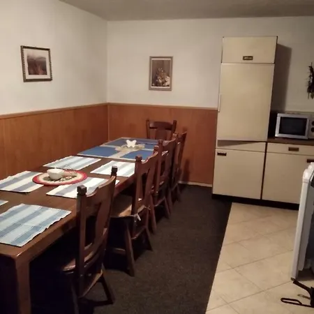 بيت للعطل Prazdninovy Dum S Finskou Saunou A Bazenem *